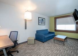 Holiday Inn Express & Suites ELKINS by IHG 4