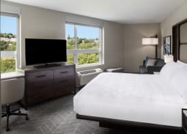 Holiday Inn BOSTON LOGAN AIRPORT - CHELSEA by IHG 4