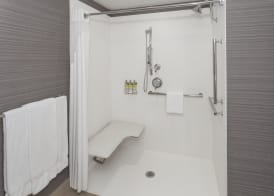 Holiday Inn Express & Suites RIVERHEAD - LONG ISLAND by IHG 2