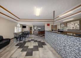 Super 8 by Wyndham De Soto 3