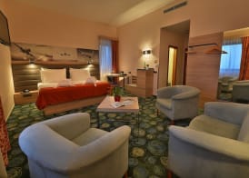 Ramada by Wyndham Airport Prague 5
