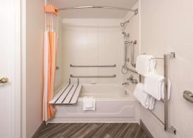 La Quinta by Wyndham St. Louis Westport 4