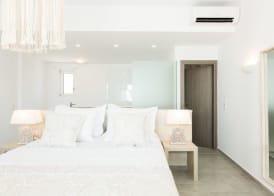 Cyano Hotel 4