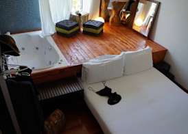 Jacuzzi Rooms 4