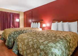 Econo Lodge Inn & Suites Maingate Central 5