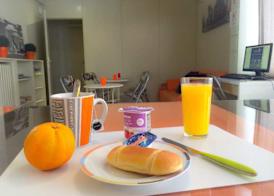 Barcelona City Street Hostal 4