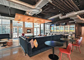 Aloft by Marriott Charleston Airport & Convention Center 4
