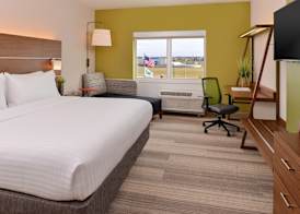 Holiday Inn Express & Suites ST. PETERSBURG - MADEIRA BEACH by IHG 4