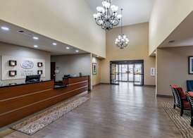 Comfort Suites Ennis 2
