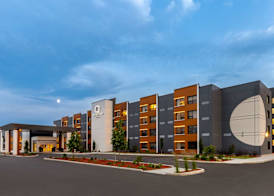 DoubleTree by Hilton Kingston - Newly Renovated 3