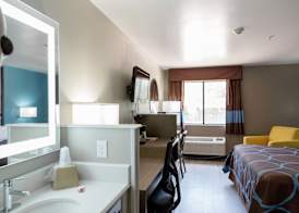 Super 8 by Wyndham Waxahachie TX 4