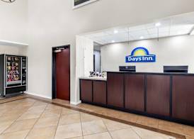 Days Inn by Wyndham Rockdale Texas 2