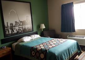 Super 8 by Wyndham Pontoon Beach IL/St. Louis MO Area 4