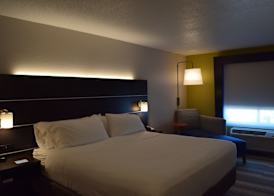 Holiday Inn Express & Suites SPARTA by IHG 3