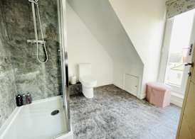 Quartz Apartment in Cambridge 4