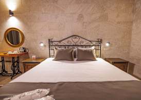 Canyon Cave Hotel 5
