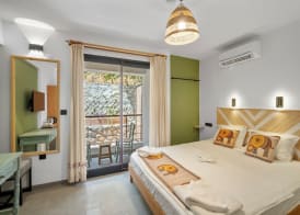 The Green Goose Hotel 5