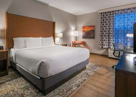 La Quinta Inn & Suites by Wyndham Flagstaff East I-40 5