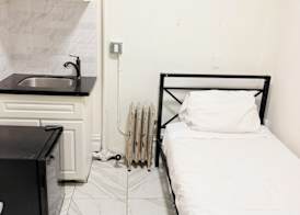 Adrian Hotel 2