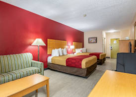 Econo Lodge Topeka at Wanamaker 5