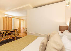 Modern Porto studio with essential amenities 2