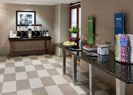 Hampton Inn & Suites Davenport 5