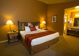 Headwaters Lodge & Cabins at Flagg Ranch 3