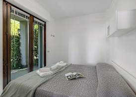 Aquavista Pool and Lake Maggiore View 5