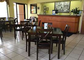 Super 8 by Wyndham Walterboro 3