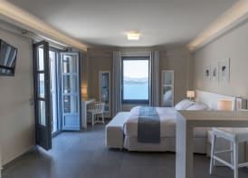 Acroterra Rosa Luxury Suites & Spa 4