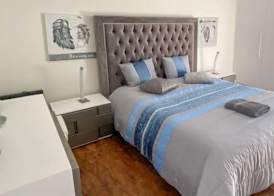 1 Bed Apartment Sleeps 4 with Pool 4