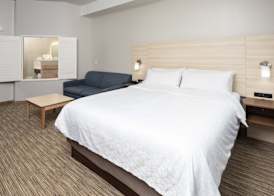 Holiday Inn Express & Suites PORTAGE by IHG 4