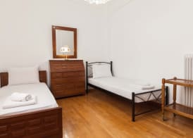 Koukaki Vintage Look 2BR Apt w Balcony 4