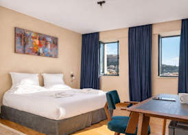 Lotus Center Inn 2