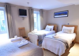The Eyre Square Townhouse 3