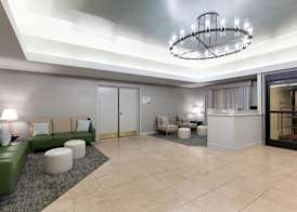 Wingate by Wyndham Greensboro-Coliseum 5