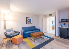 Holiday Inn Express & Suites BRADENTON WEST by IHG 2