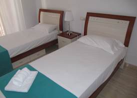 Life Apartments Alameda Colón 5