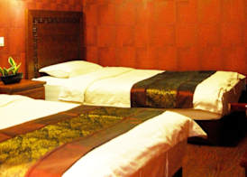 Happy Dragon Courtyard Hotel Beijing Forbidden City Lama Temple 4