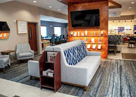 Holiday Inn Express & Suites MASON CITY by IHG 5