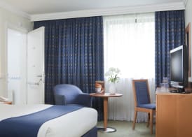 Holiday Inn LONDON - GATWICK AIRPORT by IHG 4