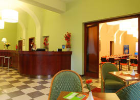 EA Hotel Downtown 3