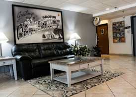 Super 8 by Wyndham Groton 2