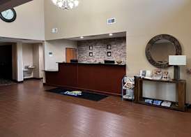 Days Inn & Suites by Wyndham Manheim Lebanon 2
