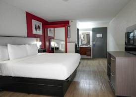 Ramada by Wyndham Tulsa Broken Arrow 5