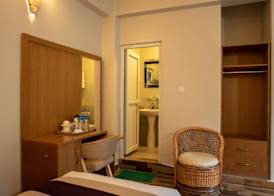 Busy Bee Resort, Pokhara 5