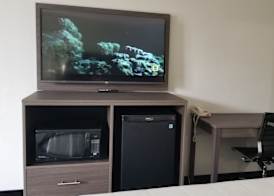 Days Inn & Suites by Wyndham Charleston Airport West 5