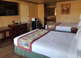 Travelodge by Wyndham Costa Mesa Newport Beach Hacienda 4