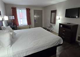 Days Inn by Wyndham Clinton 3
