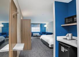 Holiday Inn Express & Suites Cedar Rapids NE - Marion by IHG 4